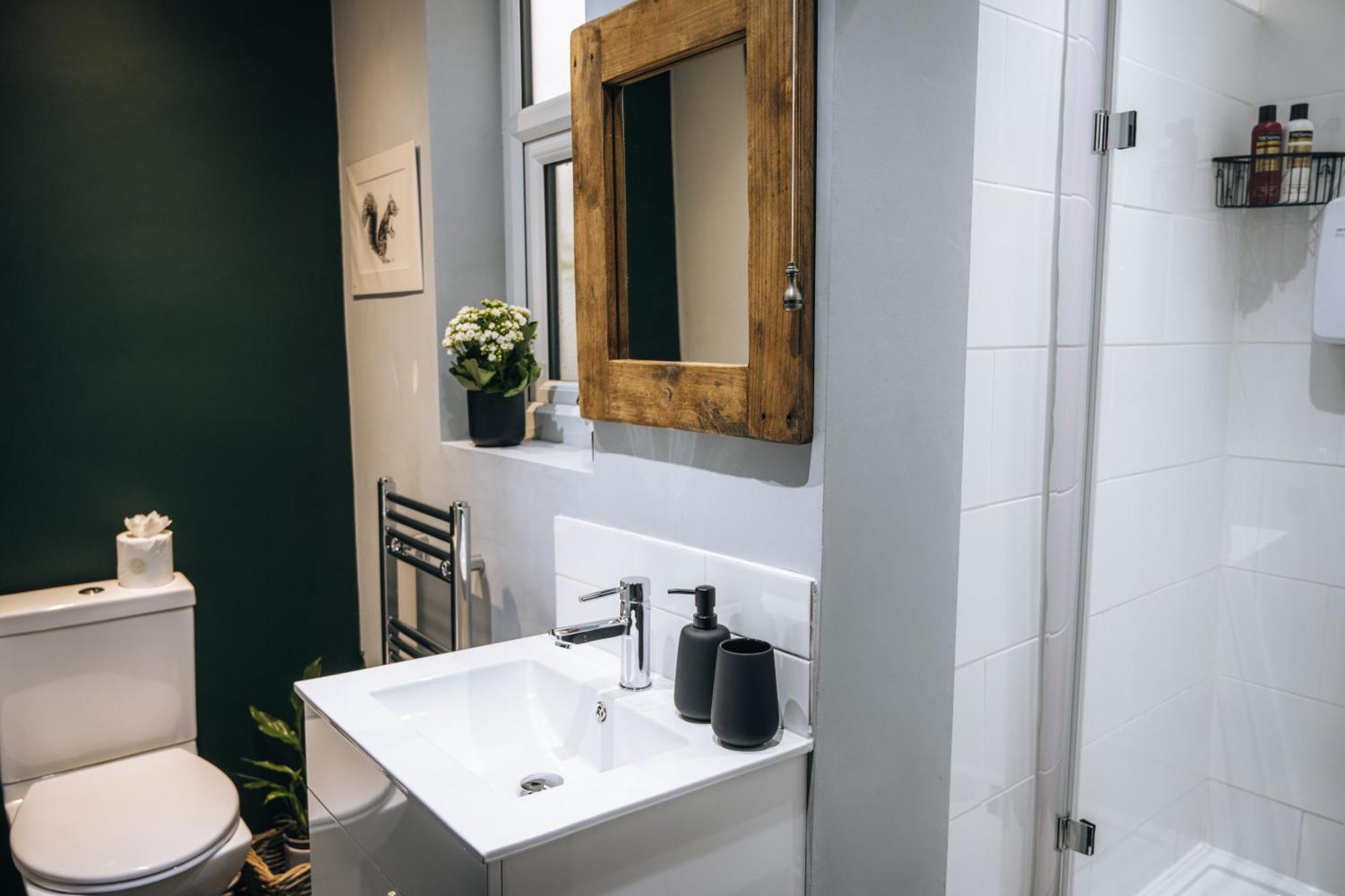 The Bolt Hole - Stratford Upon Avon - Central - Free Offstreet Parking - 2 Bed Luxury Apartment Exteriör bild